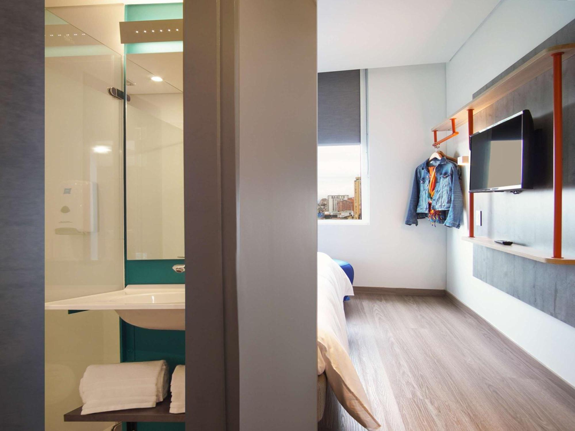 Ibis Budget Bogota Marly Exteriör bild
